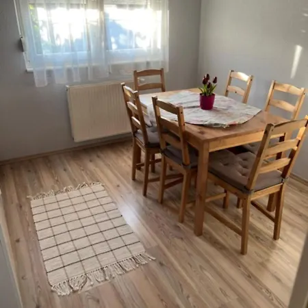 Bedi Apartmanhaz Апартаменты Надьканижа