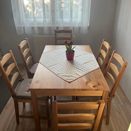 شقة Bedi Apartmanhaz