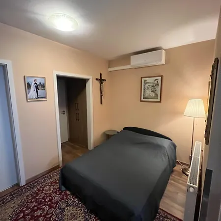 Bedi Apartmanhaz *
