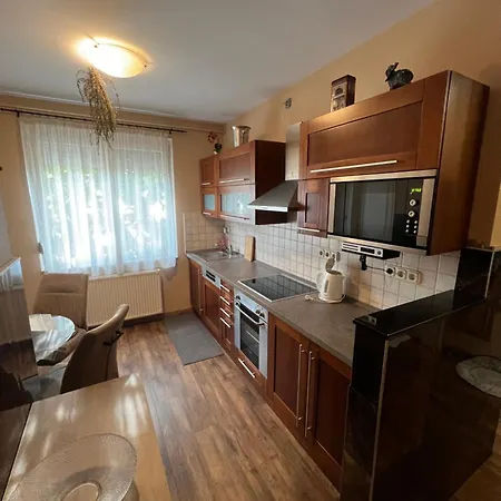 Bedi Apartmanhaz * نايغكانيشا