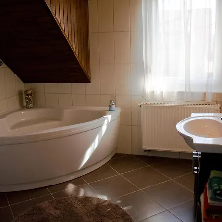 Bedi Apartmanhaz *