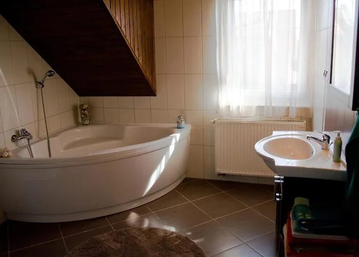 Bedi Apartmanhaz *